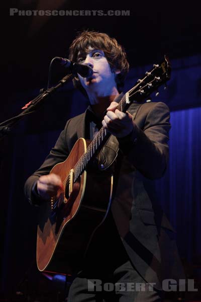 THE LAST SHADOW PUPPETS - 2008-08-26 - PARIS - Olympia - Alex Turner